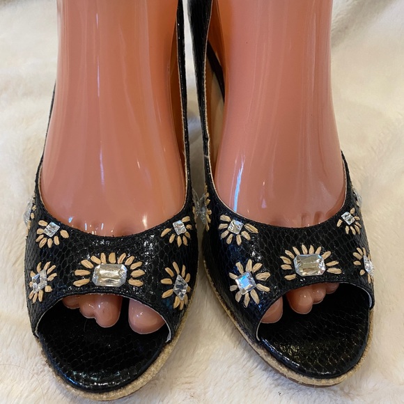 Yellow Box Anya Black Embellished Peep Toe Platform Heels Pumps Size 10 EUC - Picture 2 of 10